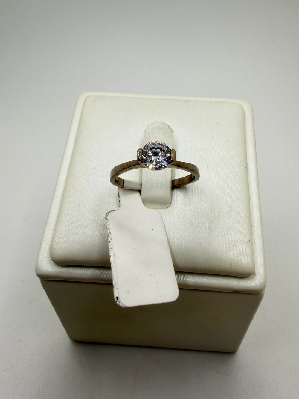 Dainty round cut, 5mm cubic zirconia, sz 6 solitaire ring in sterling silver!